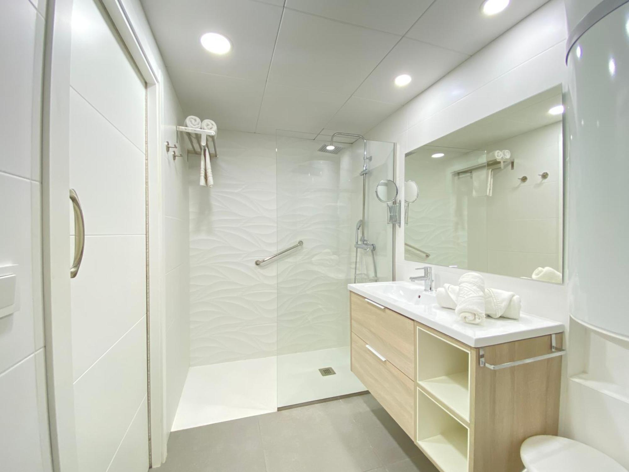 Apartamentos Estemar Бенидорм Екстериор снимка